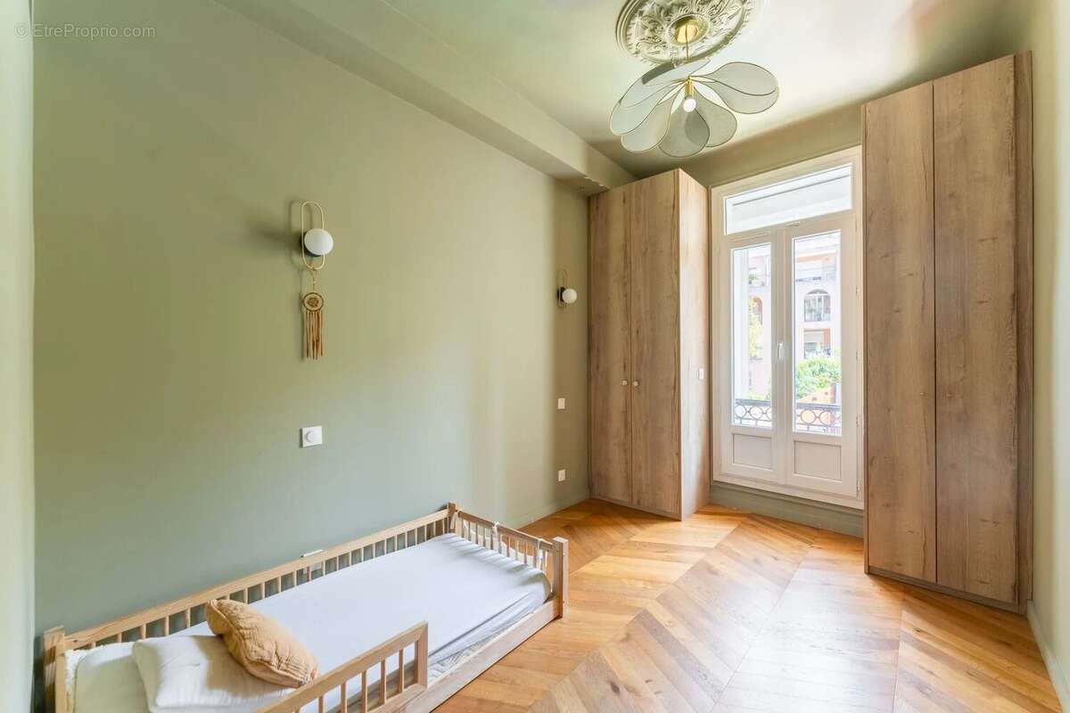 T4 à vendre 140m2 Marseille 13008 - Jardin et Piscine - photo 13