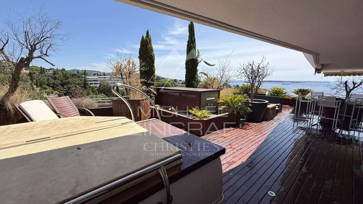 Appartement à CANNES