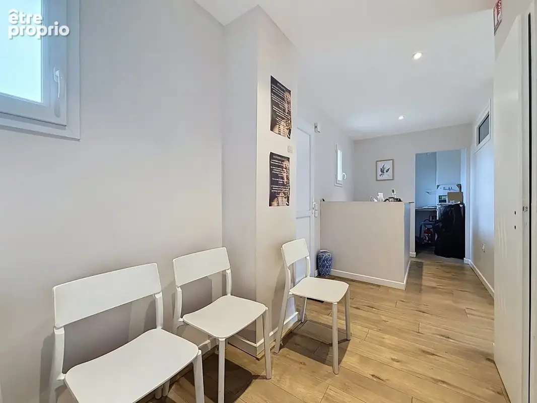 Commerce 64 m² à Frejus  - photo 2