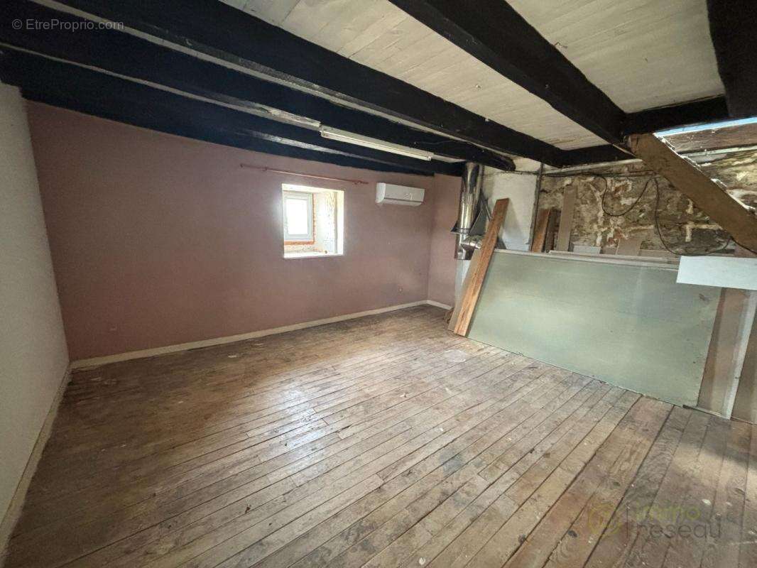 Maison 150 m² à Fenioux  - photo 7