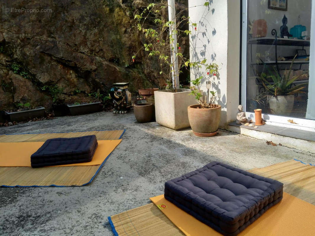 PHOTO-2023-05-30-17-37-54(1) - Commerce à QUIMPER