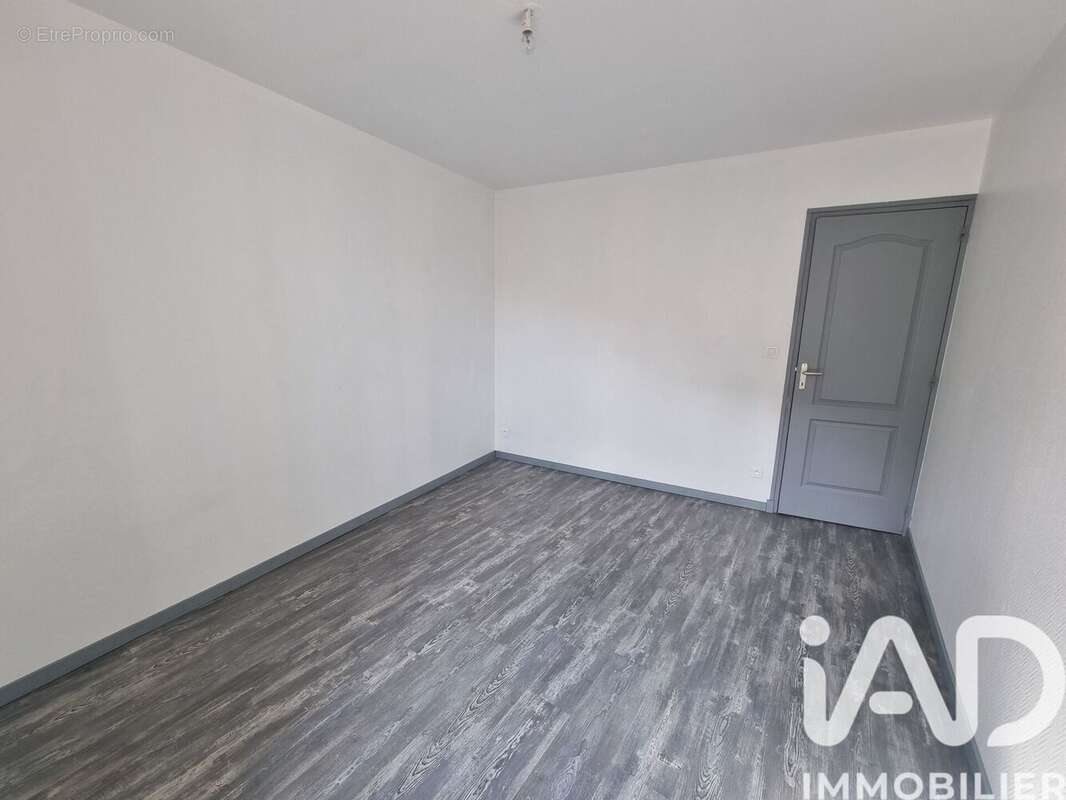 Photo 3 - Appartement à SAINT-GERMAIN-LAVAL