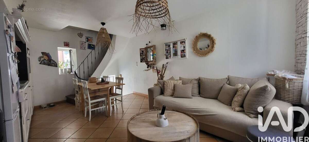 Photo 2 - Maison à SEILLONS-SOURCE-D&#039;ARGENS