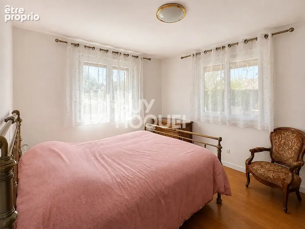 Maison familiale de  7 pièces et 154 m² - Aix-les-Bains - Terrain de 1 689 m² - photo 11