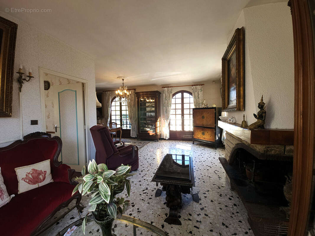 Maison à LAVERNOSE-LACASSE