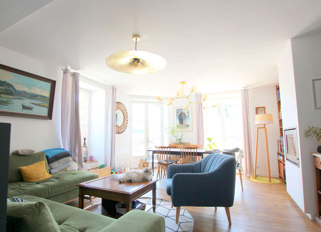 Maison à BOURG-DES-COMPTES