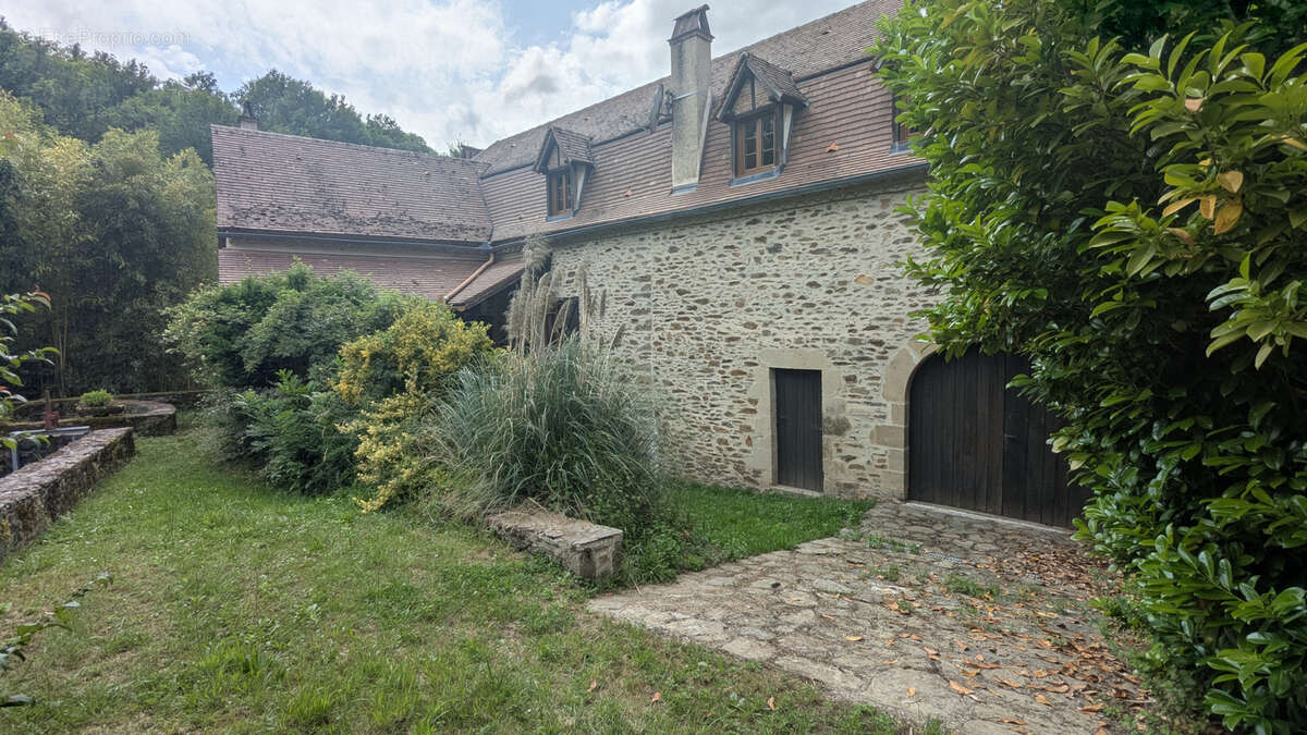 Maison à GAGNAC-SUR-CERE