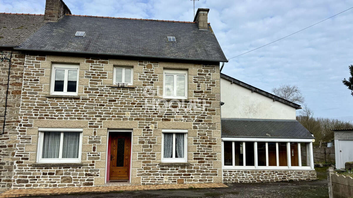 Maison à SAINT-SAMSON-SUR-RANCE