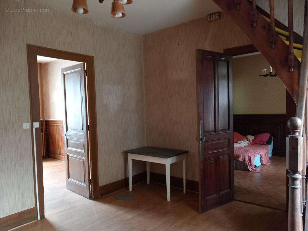 Appartement à DUNIERES