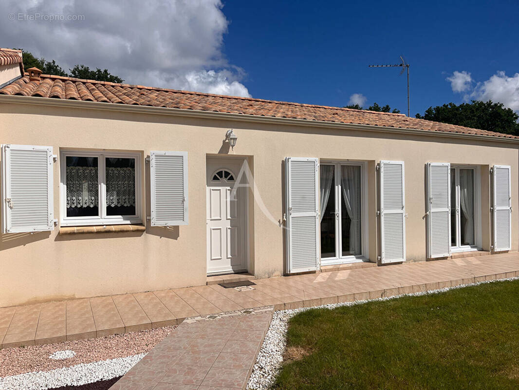 Maison à LA CHAPELLE-ACHARD