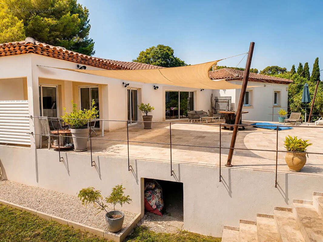 Exclusivite  istres villa 180m² / 2 832 m² de terrain - photo 5