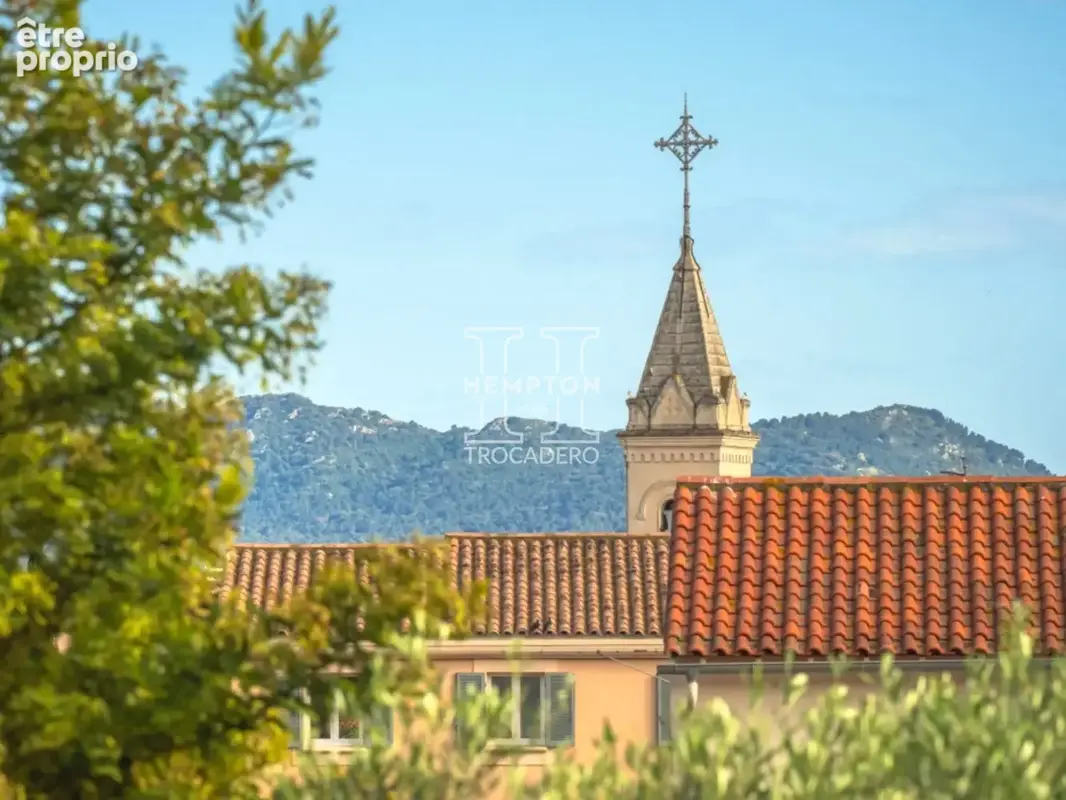 Sanary-sur-mer • maison provencale avec jardin paysager - photo 5