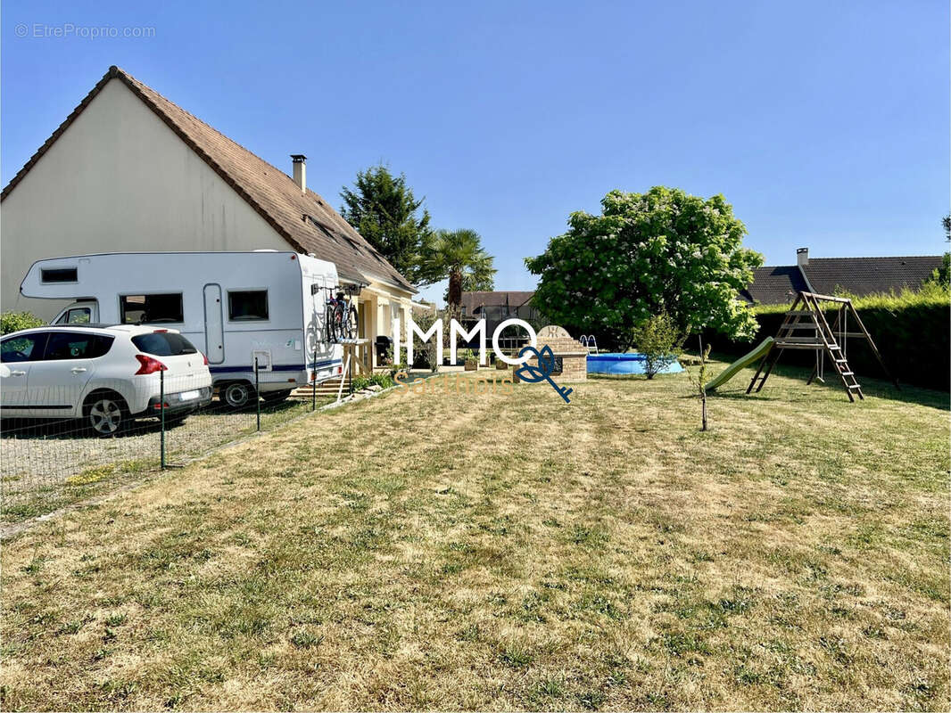 Maison à SAINT-OUEN-EN-BELIN