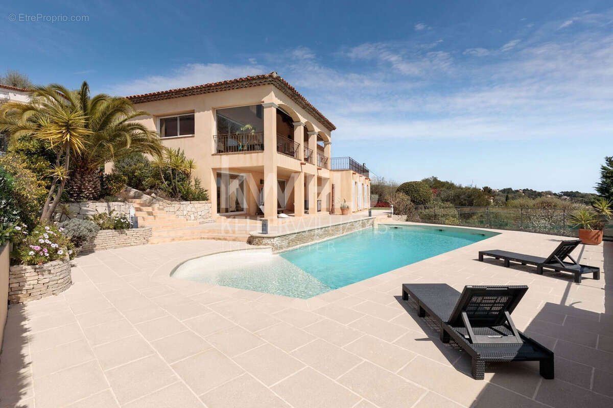 Maison 210 m² à Les Adrets-De-L'esterel  - photo 6