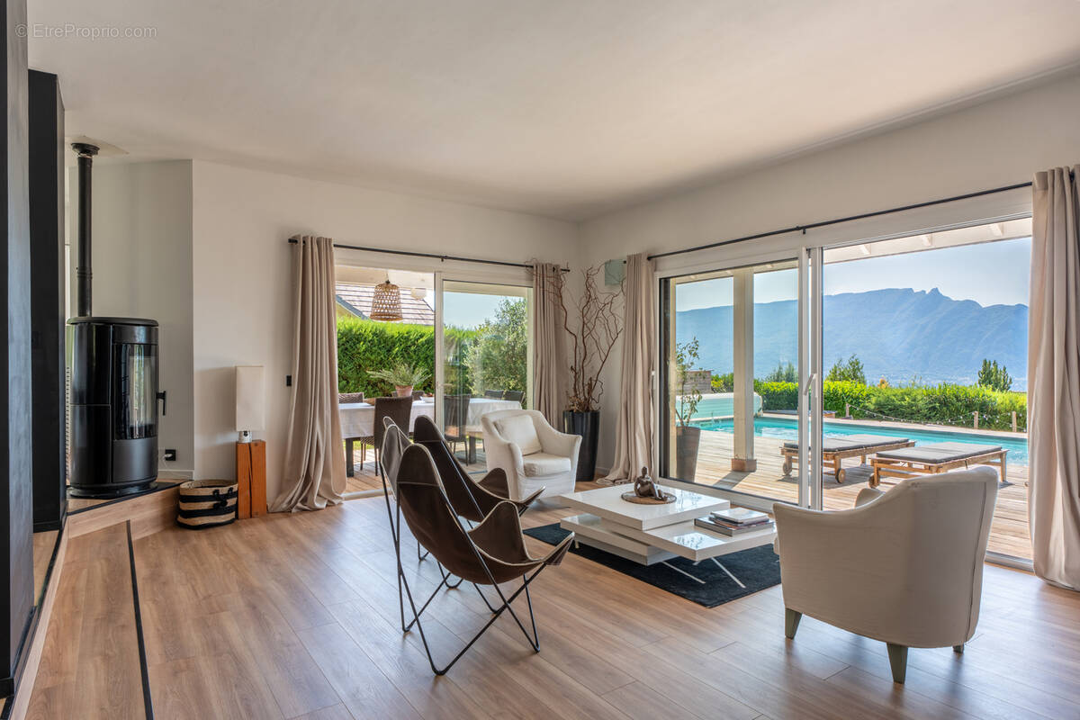 Hauteurs AIX LES BAINS - Villa familiale : panoramique sur le lac - piscine et jardin - photo 2
