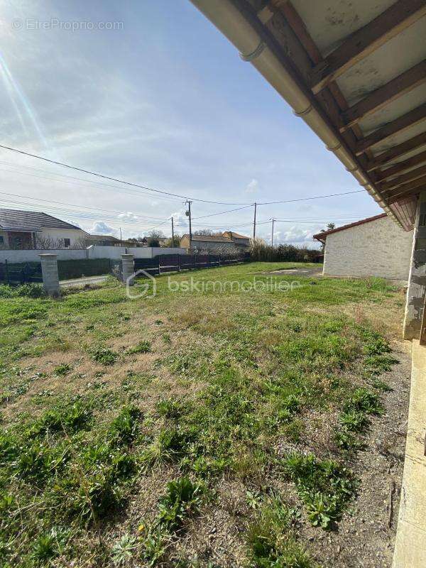 Maison à LACASSAGNE