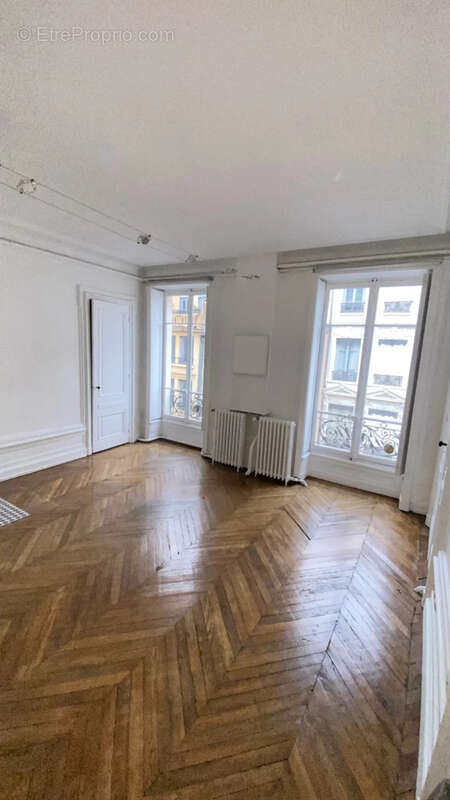 A Vendre Lyon 1 Proche rue de la bourse de 180 m2 - photo 3