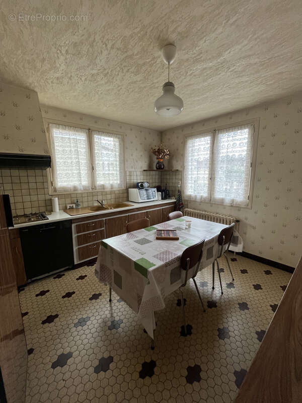 Maison à OBJAT