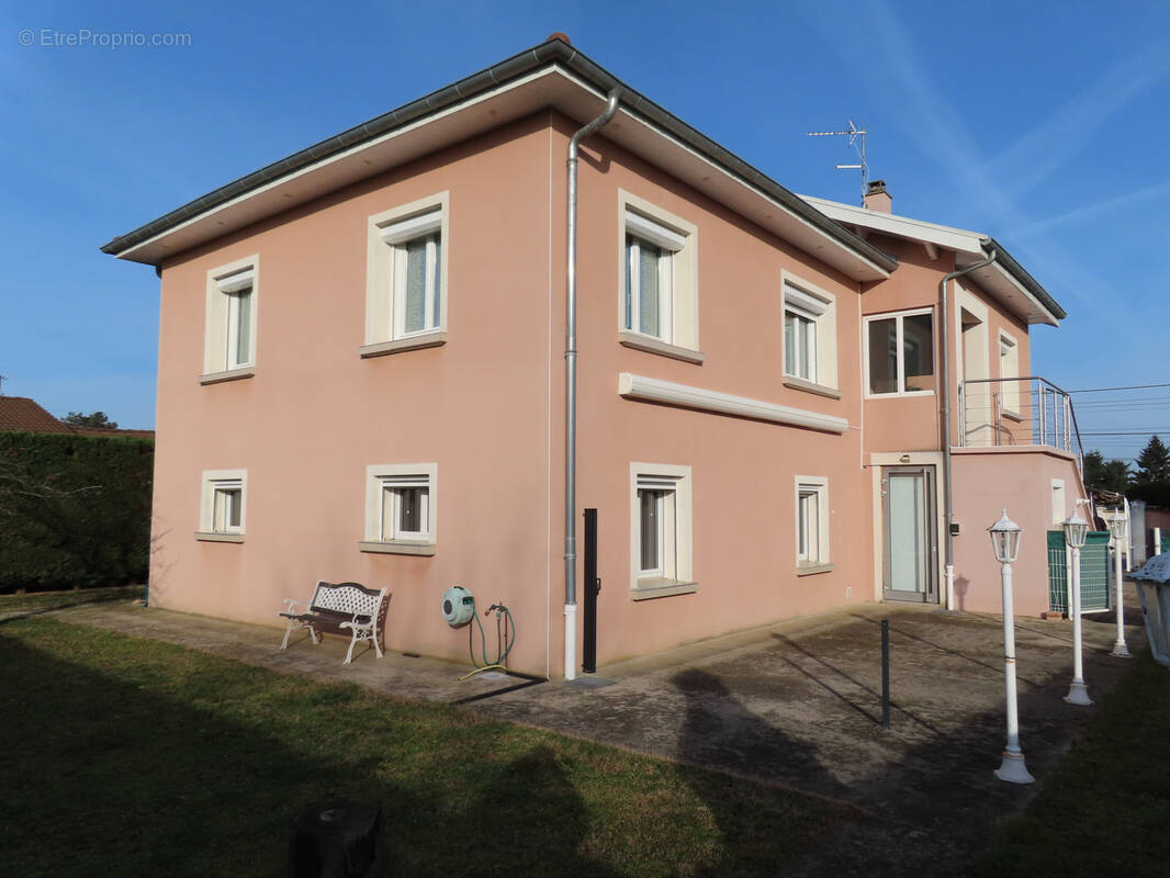 Maison à SAINT-ROMAIN-DE-JALIONAS