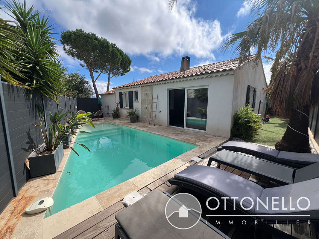 Maison à ROQUEBRUNE-SUR-ARGENS