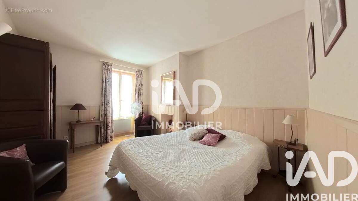 Photo 3 - Maison à MEHUN-SUR-YEVRE