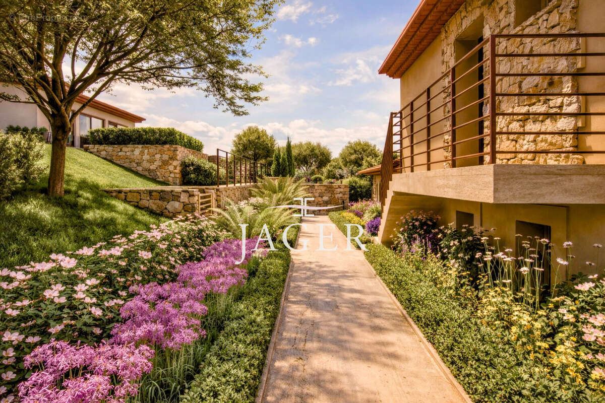 Appartement à GRIMAUD