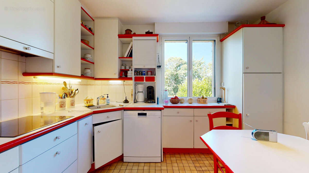 Maison familiale avec vie de plain-pied   192 m2   4 chambres   Terrain de 2 852 m2 - photo 8