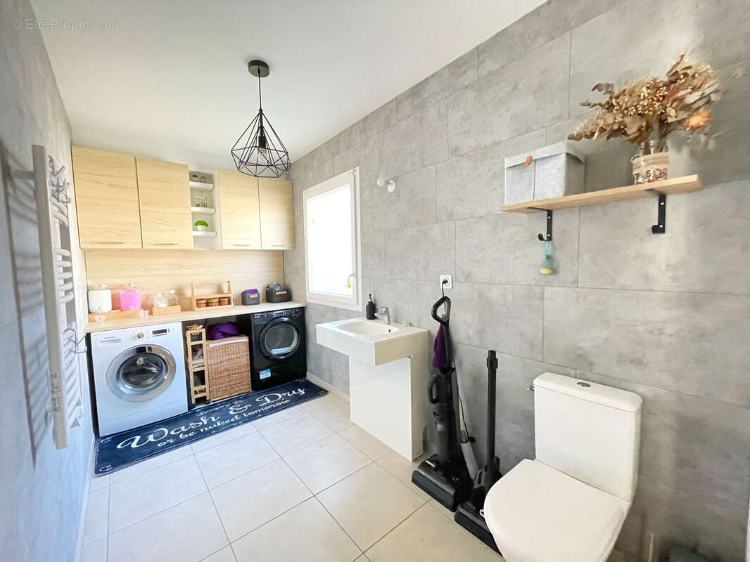 Maison à SEREZIN-DU-RHONE