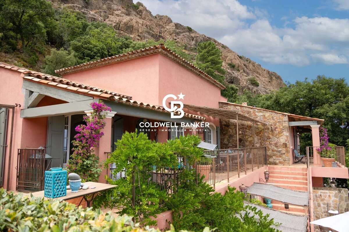 Confort, vue & authenticité et seulement 25 minutes de ST TROPEZ - photo 42