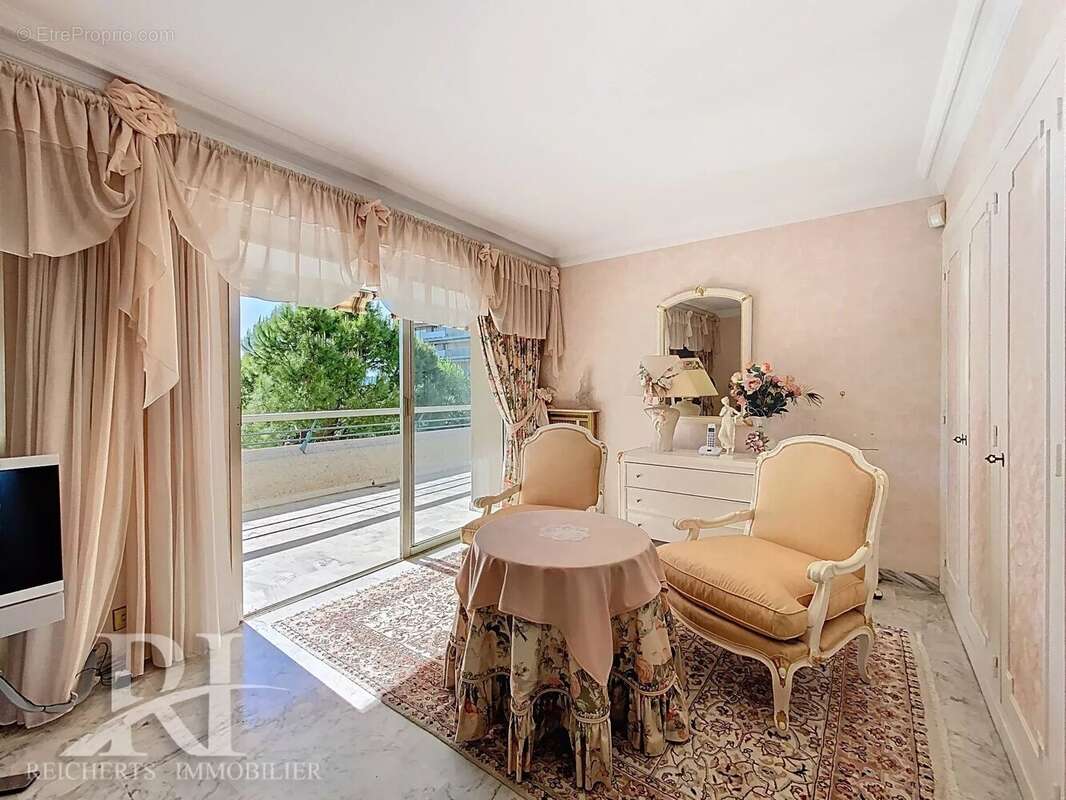 Appartement à LE CANNET