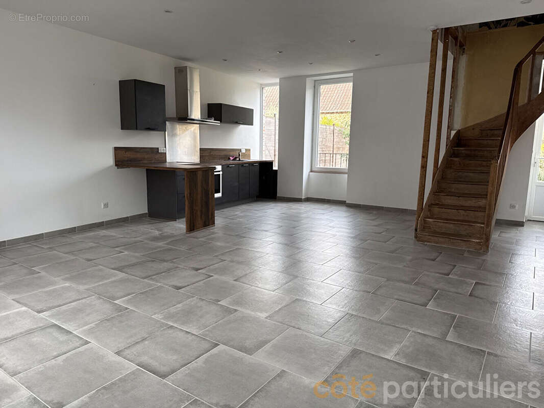 Maison à SAINT-AMAND-MONTROND