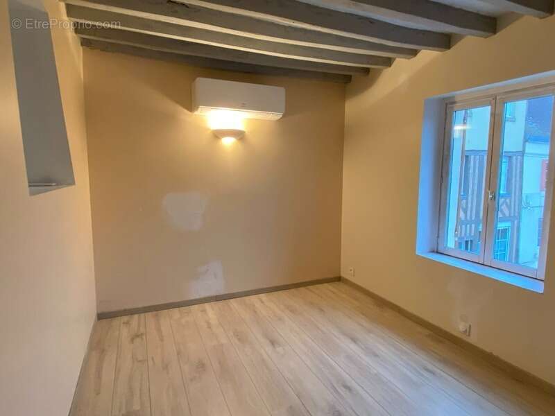 Maison à CREVECOEUR-EN-AUGE