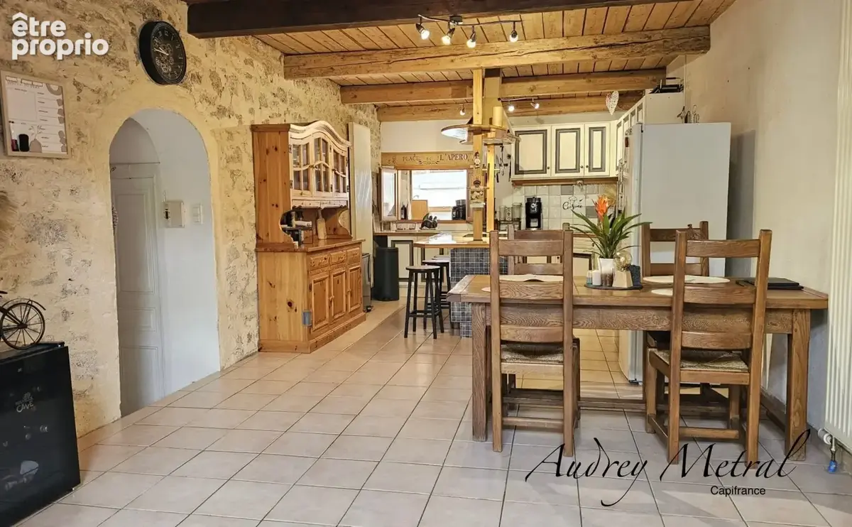 Appartement à SERRIERES-EN-CHAUTAGNE