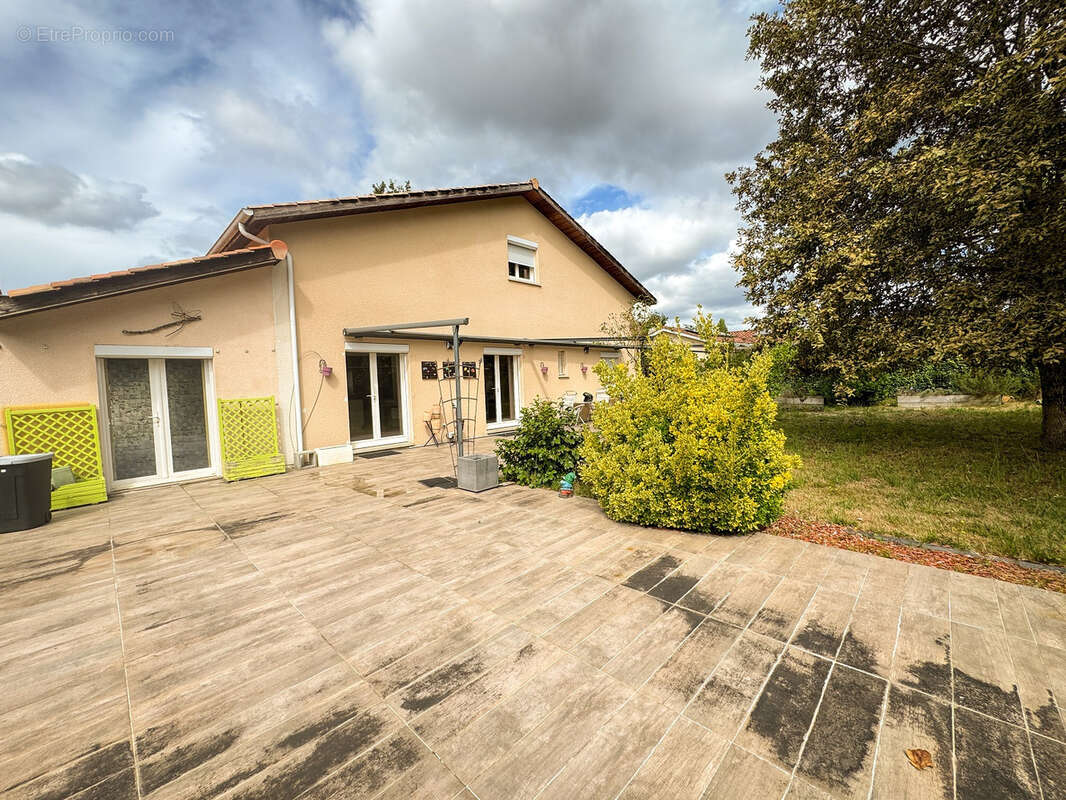 Maison à SAINT-JULIEN-EN-BORN