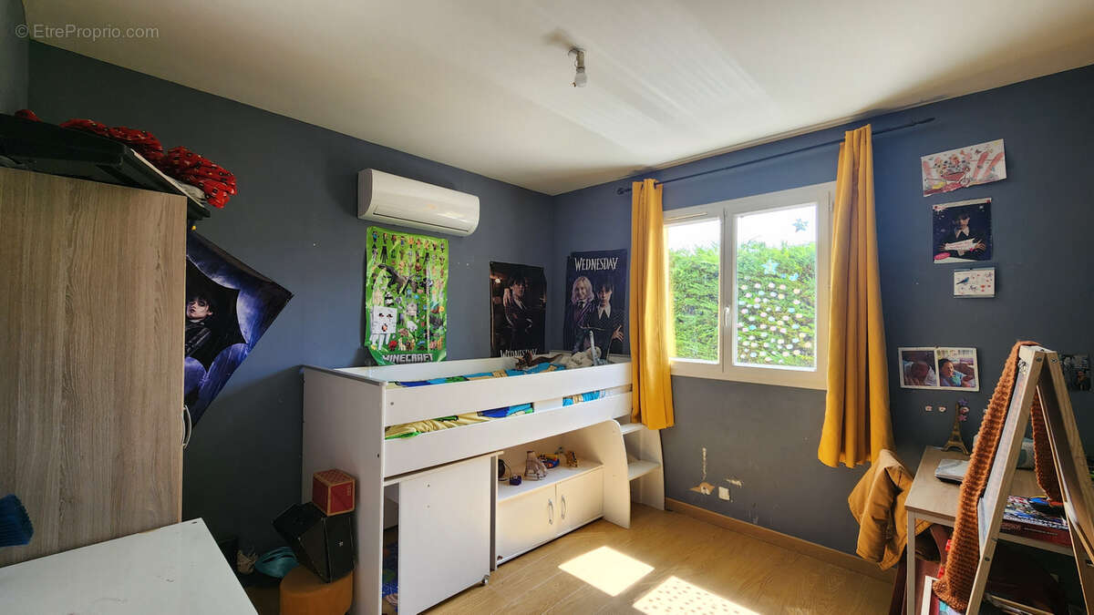 Maison à SAINT-YZAN-DE-SOUDIAC