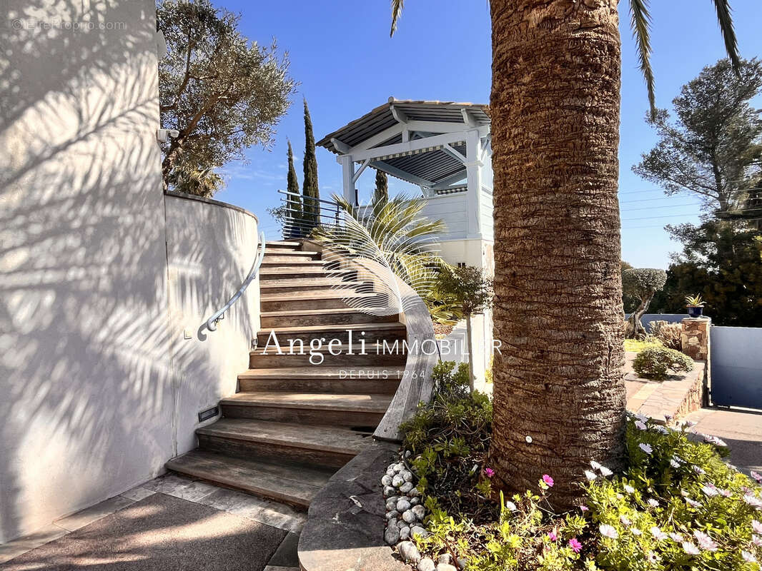 Maison à FREJUS