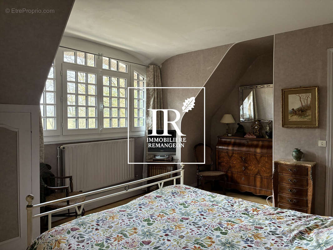 Maison 210 m² à Pierrefitte-Sur-Sauldre  - photo 8