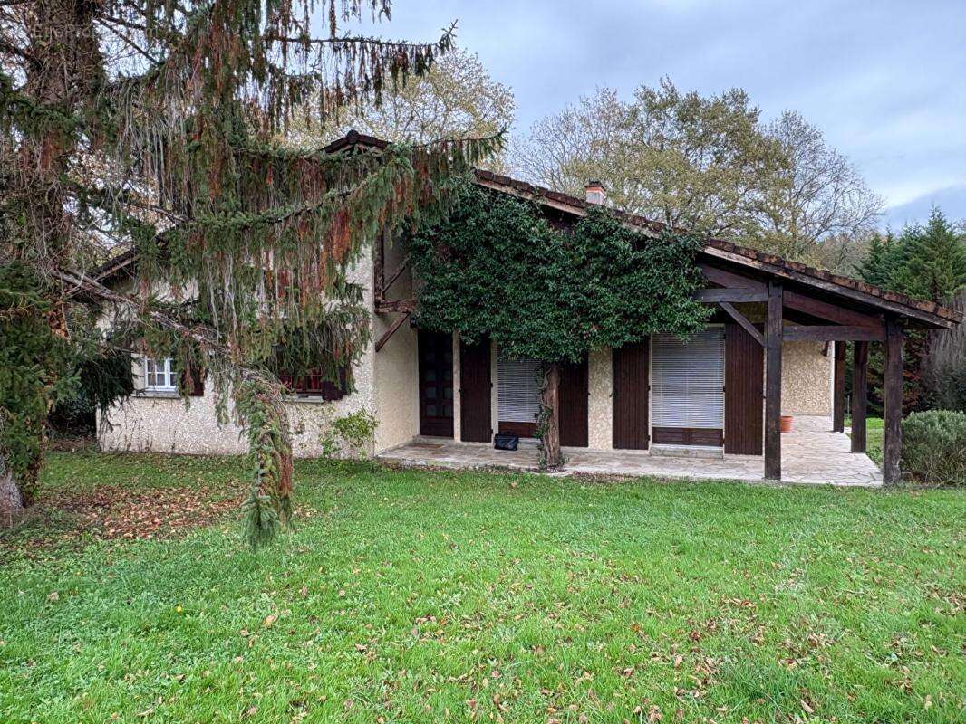 Maison à ROAILLAN
