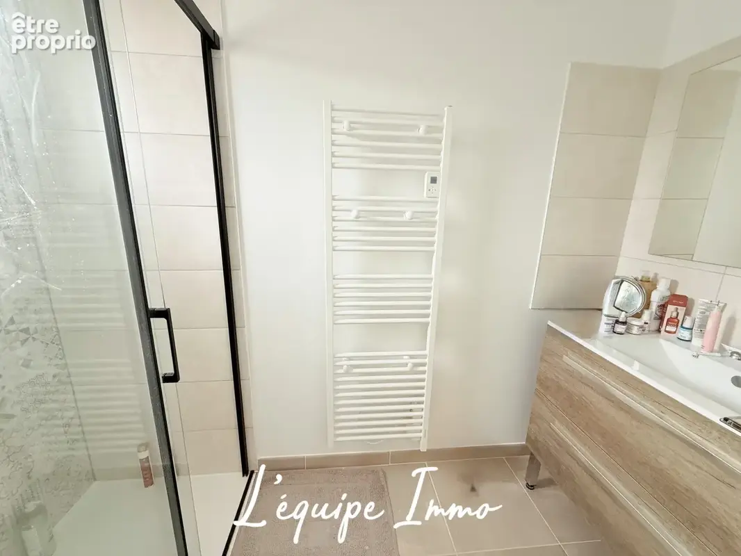 Superbe maison contemporaine T5 - 100 m2 - Parcelle de 684 m2 - Garage et piscine - - photo 8