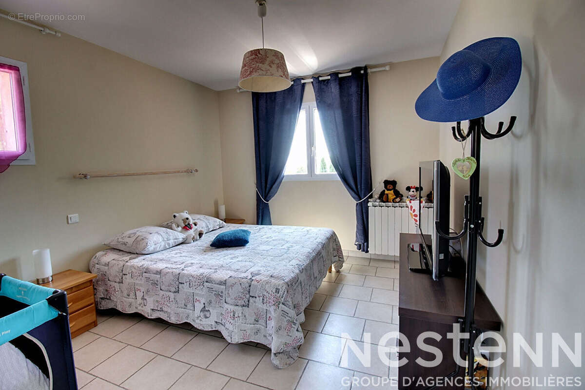 A VENDRE FLAYOSC Maison 3 chambres PISCINE GARAGE sur terrain de 1200 m² clos - photo 13