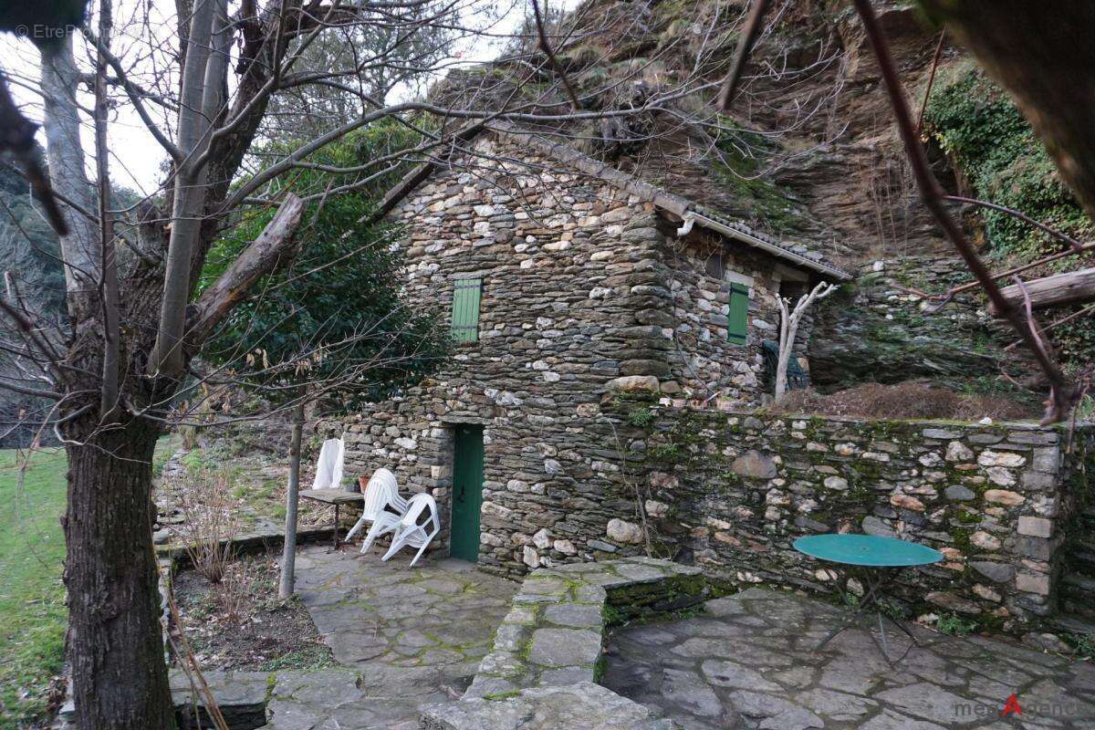 Maison à SAINT-GERMAIN-DE-CALBERTE