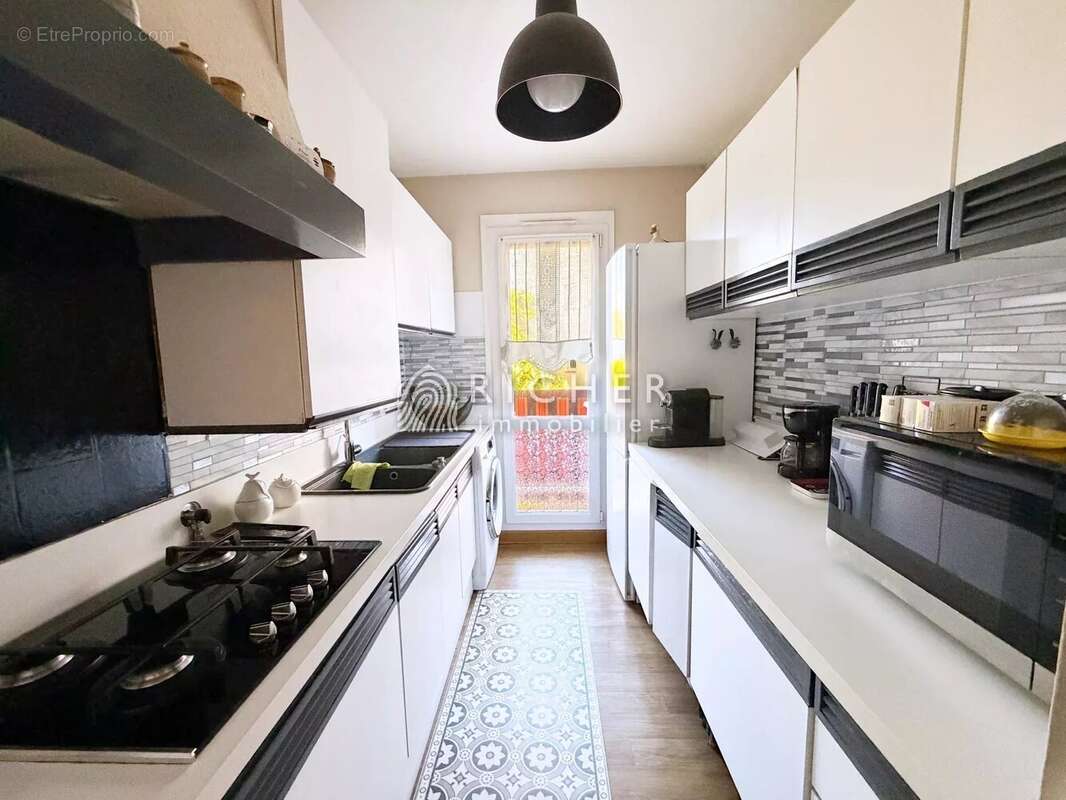 Appartement à VALLAURIS