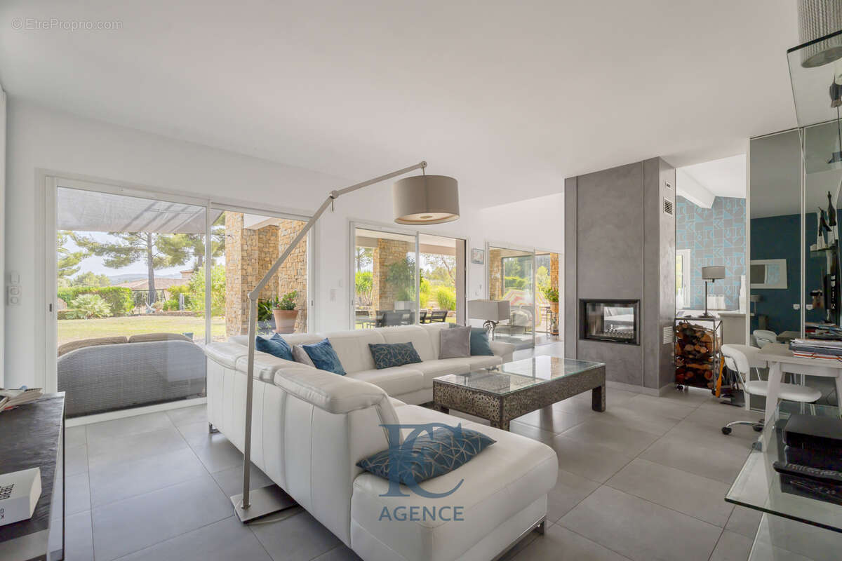 Maison de 232 m2 au calme - photo 3