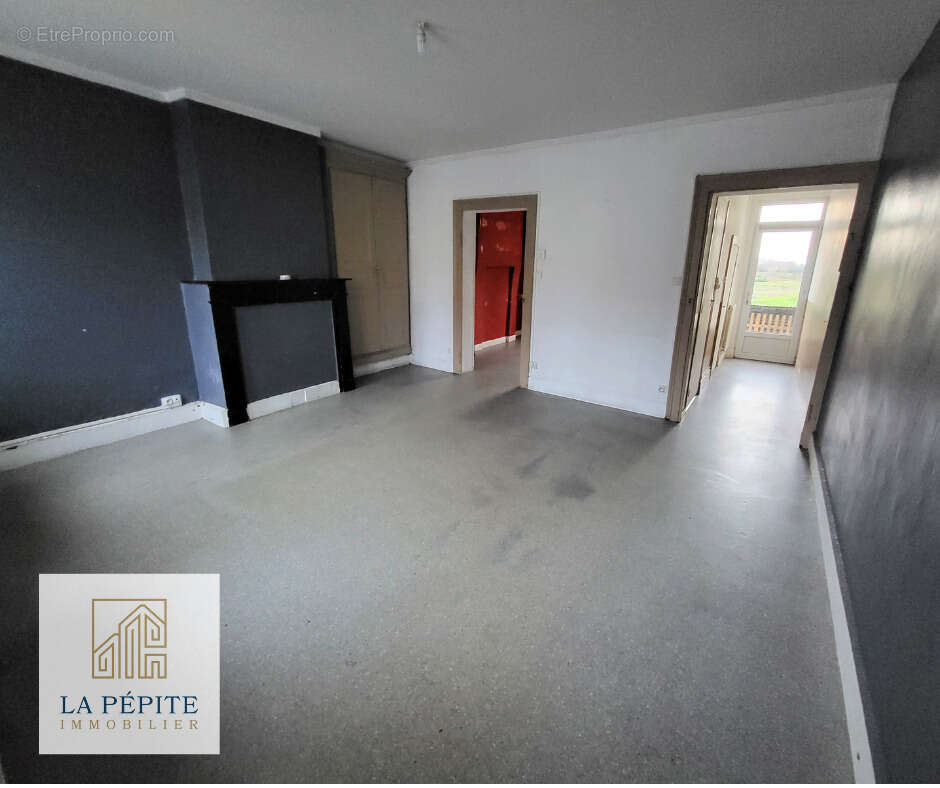 Maison à PONT-SUR-SAMBRE