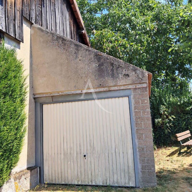 Parking à DONNERY