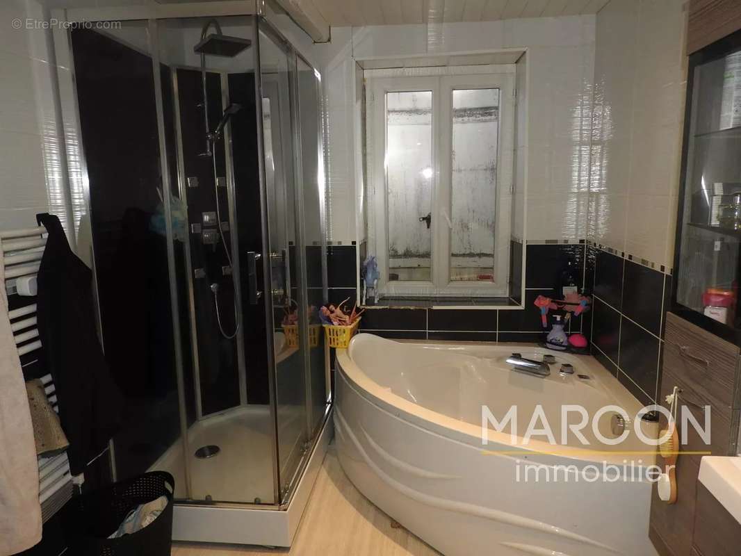 Maison à SAINT-MARC-A-FRONGIER