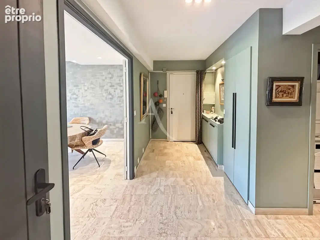 **Le Cannet Mairie ** Superbe 2/3 pièces avec terrasse vue mer** 83m² + box - photo 9