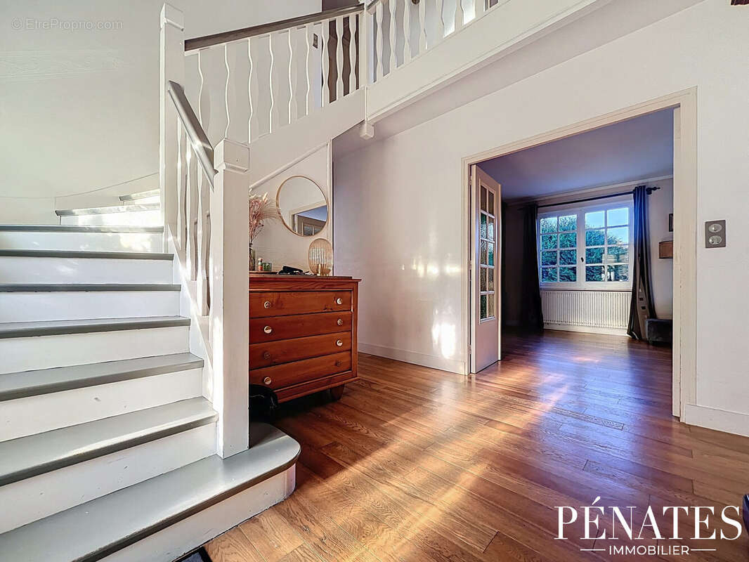 Maison à SAINT-ETIENNE-DU-ROUVRAY