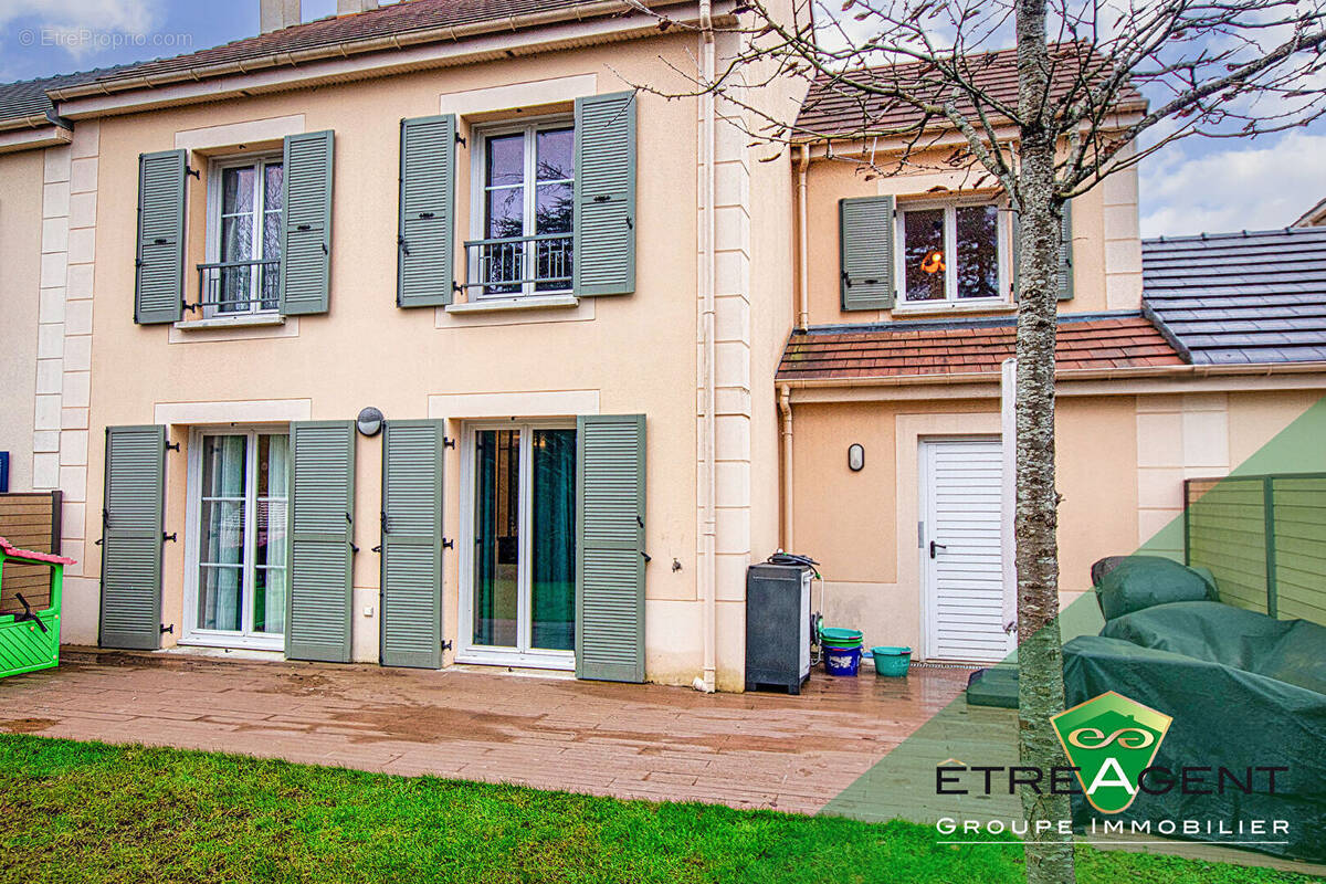 Maison à FEUCHEROLLES