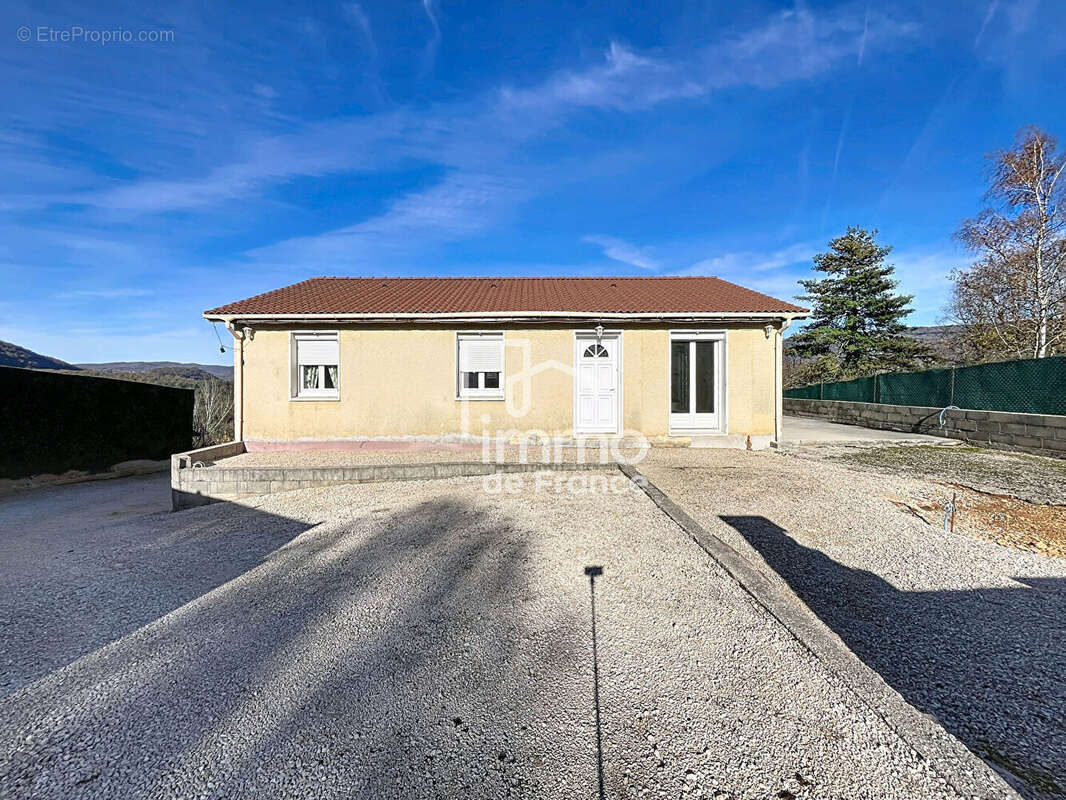 Maison à DORTAN